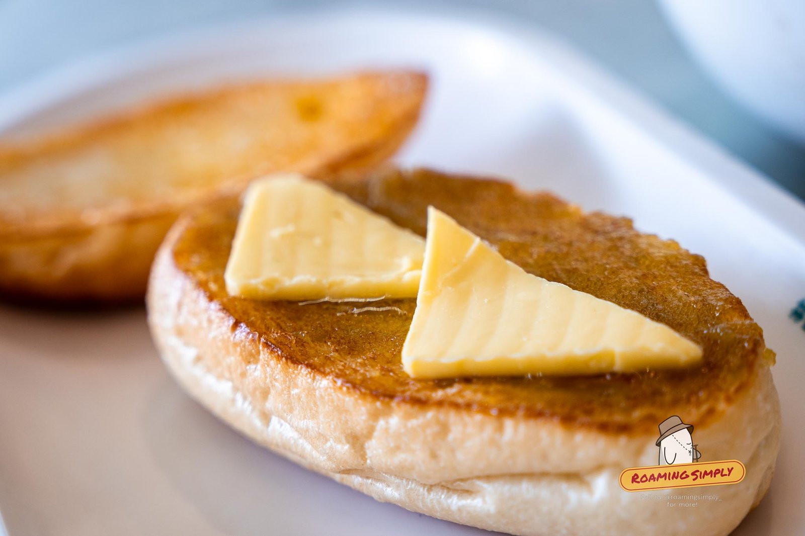 Tsui Wah Singapore: Order the Crispy Bun First